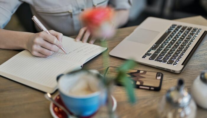 10 Panduan Khusus Menjadi Freelancer di Bidang Tulis Menulis