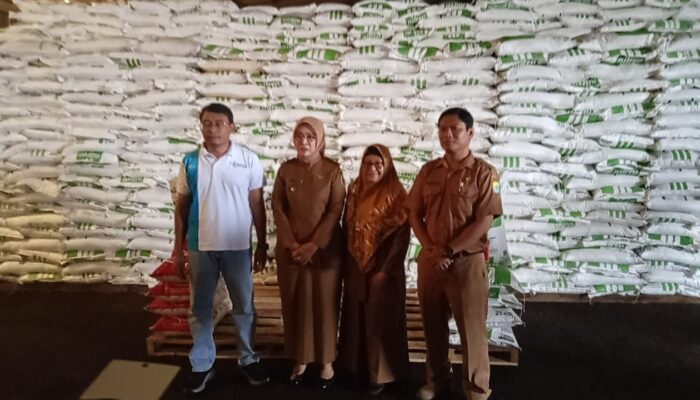 Cukup Dengan KTP, BUMN Permudah Petani Klaim Pupuk Diskon