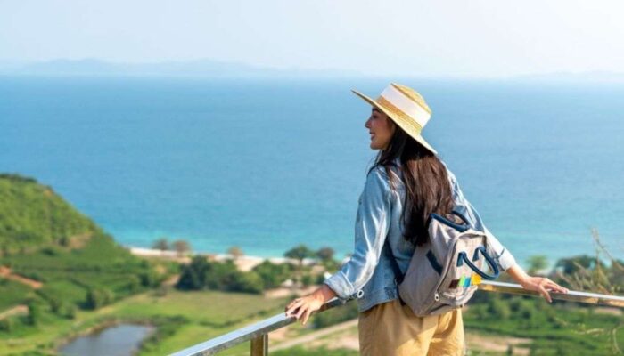 10 Tips Solo Traveling untuk Wanita, Makin Percaya Diri Jalan-jalan Sendiri!!