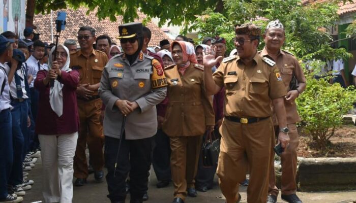 Bupati Cirebon Imron Sebut Guru Harus Disiplin dan Pandai Melihat Potensi Siswa