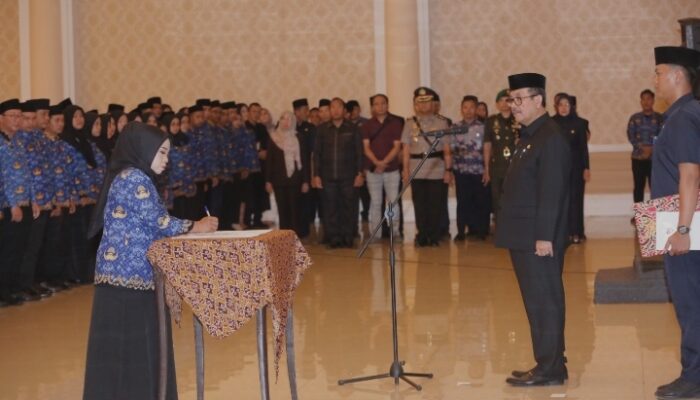 Lantik Ribuan P3K, Bupati Cirebon Imron Minta Tingkatkan IPM