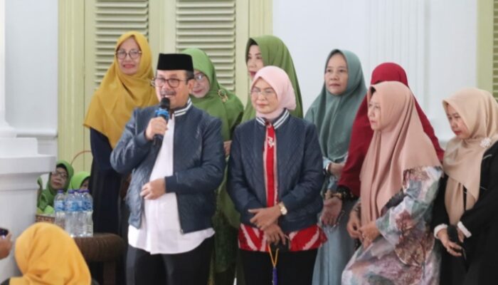 Jabatan Bupati Cirebon Berakhir, Imron Tinggalkan Rumah Dinas Dengan Mengharukan