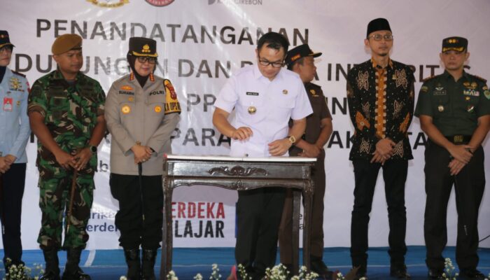 Pastikan PPDB Transparan Pj Bupati Cirebon dan Forkopimda Tandatangani Pakta Integritas