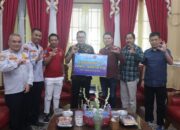 Hibahkan Lampu Tematik, PJ Bupati Cirebon Apresiasi Penuh Bank BJB