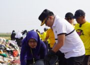 World Clean Up Day 2024, Pj Bupati Cirebon Bersih-bersih Sampah di Pangenan