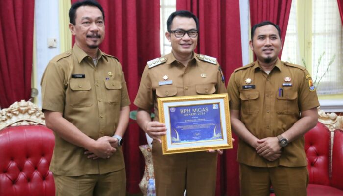 Pemkab Cirebon Raih Penghargaan Pada Ajang BPH Migas Awards 2024