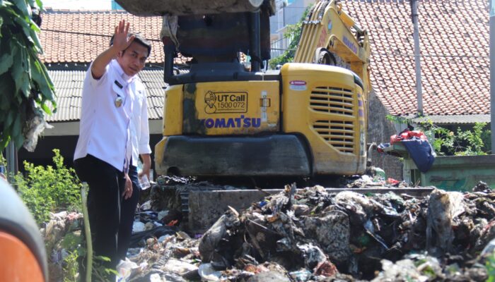 30 Ton Sampah Liar Diangkut, Pemkab Cirebon Akan Beri Sanksi Pembuang Ilegal