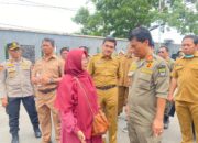 Langkah Nyata Penataan Kota, Pemkot Cirebon Bongkar Bangunan PKL di Bantaran Sungai Sukalila