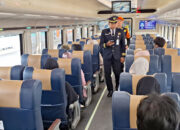 KAI Daop 3 Cirebon Siapkan  74 Ribu  Tiket untuk Masa Angkutan Natal 2025 dan Tahun Baru 2026