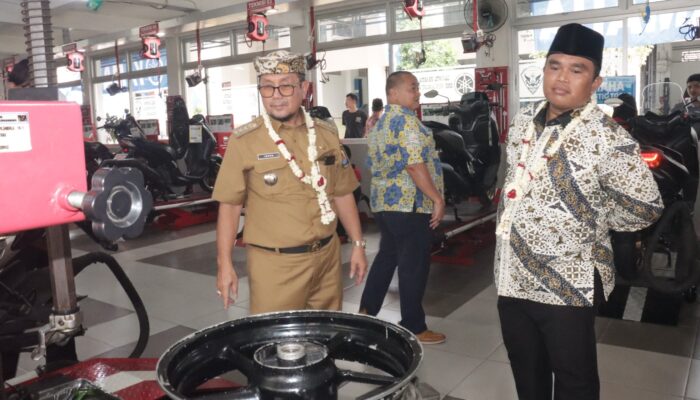 Bupati Cirebon Imron, Yamaha Training Center, YTC, SMK Muhammadiyah Lemahabang, Lulusan Siap Kerja, Kabupaten Cirebon