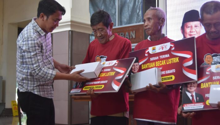 Becak Listrik Presiden untuk Pebecak Lansia di Cirebon