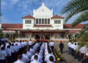 KAI Daop 3 Cirebon Gelar Pasukan Sambut Angkutan Natal 2025 dan Tahun Baru 2026