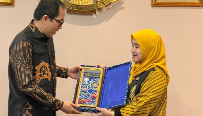 Wakil Wali Kota dan Wamenperin Bahas Strategi Proteksi Industri Lokal